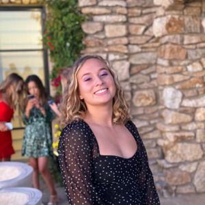 Meet your Posher, Cami